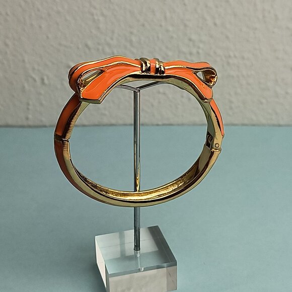 RIBBON BOW Enamel Shape Hinged Bangle Bracelet Vibrant Orange Gold Tone Fashion - Picture 2 of 7
